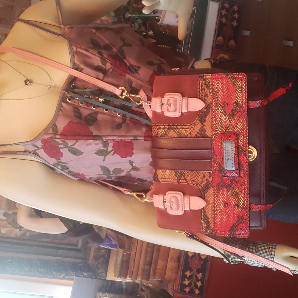 FASHIONISTA PRADA - Picture 4 of 16
